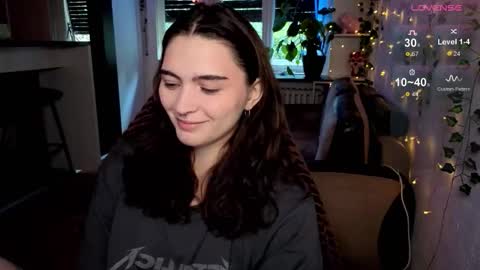 Snapshot of dorfmatratze_ chatting on 3, 10, 2025 Alice online show from 3, 10, 2025