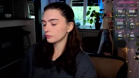 Snapshot of dorfmatratze_ chatting on 6, 10, 2025 Alice online show from 6, 10, 2025