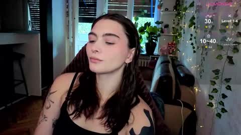 Snapshot of dorfmatratze_ chatting on 9, 10, 2025 Alice online show from 9, 10, 2025