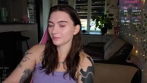 Snapshot of dorfmatratze_ chatting on 22, 11, 2025 Alice online show from 22, 11, 2025