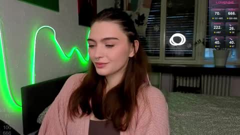 Snapshot of dorfmatratze_ chatting on 5, 12, 2025 Alice online show from 5, 12, 2025