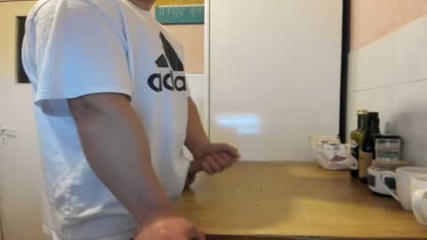 menu  below online show from 13, 5, 2026