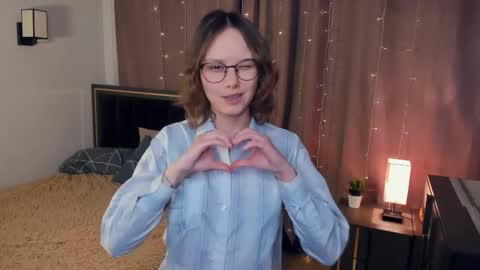 Snapshot of doribiltz chatting on 6, 11, 2025 Violet online show from 6, 11, 2025