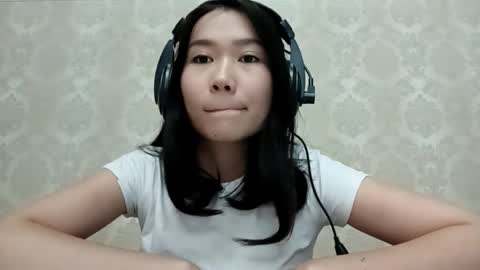 YuKi  online show from 6, 10, 2025