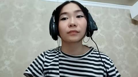 YuKi  online show from 11, 10, 2025