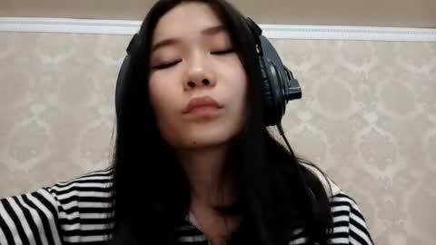 YuKi  online show from 21, 10, 2025