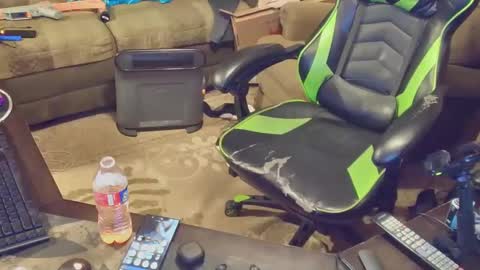 DotYourEyezez  online show from 12, 12, 2024