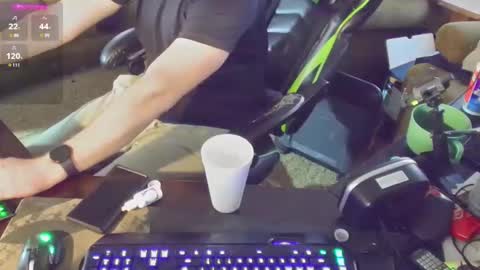 DotYourEyezez  online show from 24, 1, 2025