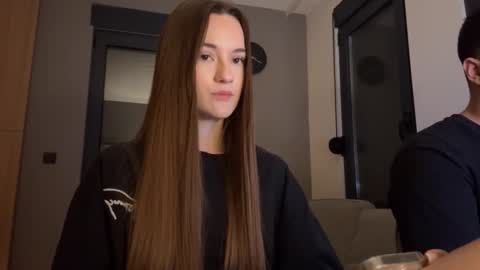 Snapshot of double_sun chatting on 19, 9, 2025 Alice and Mark online show from 19, 9, 2025