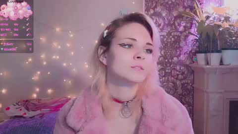 Snapshot of doublebubblecum chatting on 22, 10, 2025 Angie online show from 22, 10, 2025