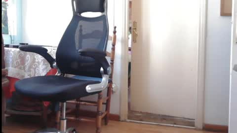 Lucia online show from 6, 4, 2026