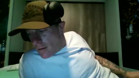 doucettej893 online show from 19, 2, 2026