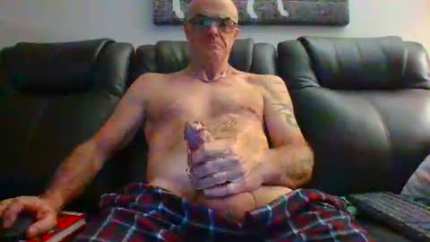 doum1122 online show from 24, 2, 2025