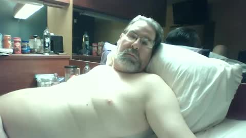 Snapshot of dragonbimale chatting on 31, 12, 2024 DragonBiMale online show from 31, 12, 2024