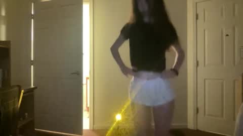 ur dream girl online show from 22, 4, 2026