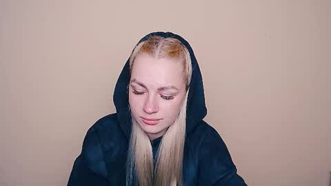 dream_dolly_ online show from 15, 10, 2025
