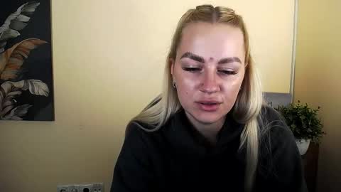 dream_dolly_ online show from 17, 10, 2025