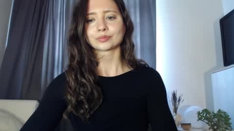Nicole online show from 9, 5, 2026