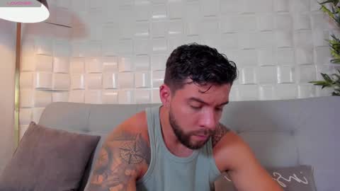 Snapshot of dreammr1 chatting on 22, 12, 2024 cris online show from 22, 12, 2024