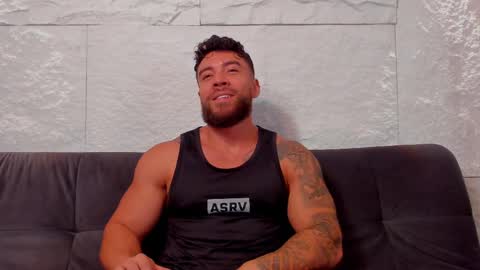 Snapshot of dreammr1 chatting on 28, 2, 2025 cris online show from 28, 2, 2025