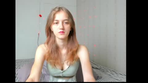 dreamy_pollyyy online show from 24, 6, 2026