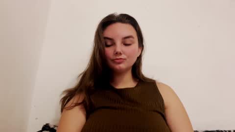 Mila online show from 4, 12, 2024