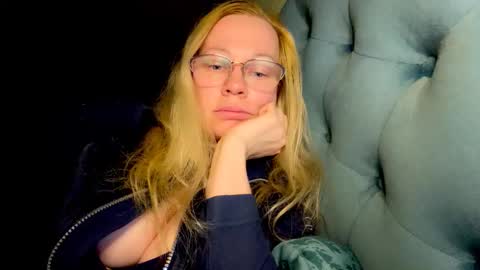 Snapshot of dreamylive_ chatting on 20, 10, 2025 Kate online show from 20, 10, 2025