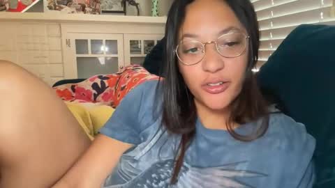 RIRI OR DREAMY online show from 3, 5, 2026