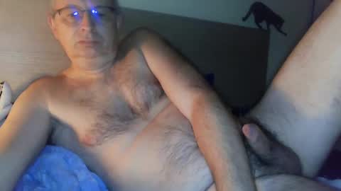 Snapshot of drift6 chatting on 10, 1, 2025 drift6 online show from 10, 1, 2025