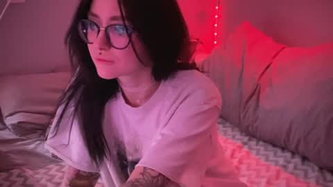 Tara  Sonny online show from 2, 3, 2025