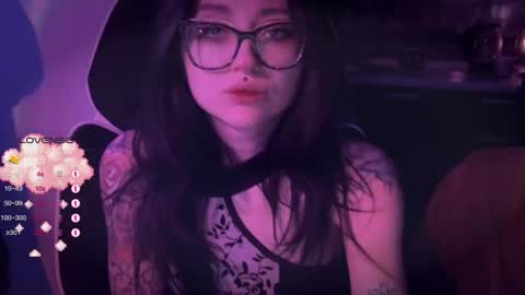 Tara  Sonny online show from 11, 9, 2025