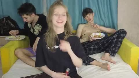 Mark online show from 5, 2, 2026