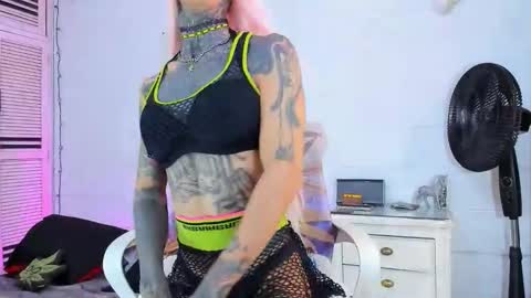drippyorlove online show from 20, 4, 2026