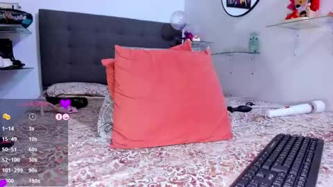 Dulce Maria online show from 21, 2, 2025