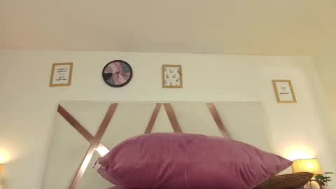 DULCE AURORA online show from 12, 3, 2025