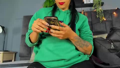 DULCE AURORA online show from 6, 5, 2026