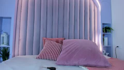 DULCE AURORA online show from 15, 7, 2026
