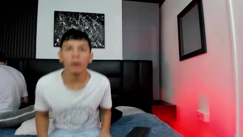 Snapshot of duolust chatting on 25, 9, 2025 Thomas and Noah online show from 25, 9, 2025