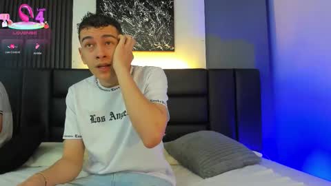 Snapshot of duolust chatting on 23, 11, 2025 Thomas and Noah online show from 23, 11, 2025