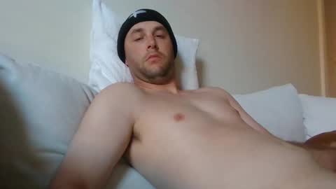 Snapshot of dustyroy09 chatting on 1, 1, 2025 dustyroy09 online show from 1, 1, 2025