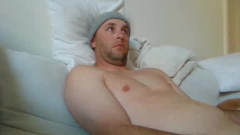 Snapshot of dustyroy09 chatting on 3, 12, 2025 dustyroy09 online show from 3, 12, 2025