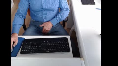 dutchpornking2 online show from 7, 10, 2025