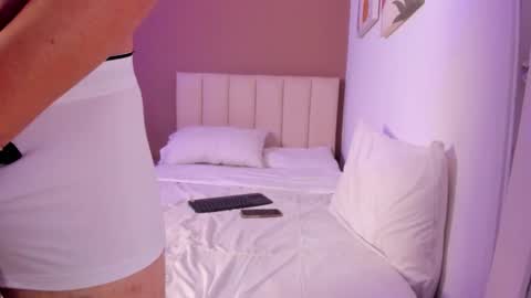 Snapshot of dylaann__ chatting on 4, 11, 2025 Dylan online show from 4, 11, 2025