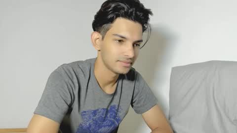 Snapshot of dylan_hoot chatting on 18, 9, 2025 Dylan online show from 18, 9, 2025