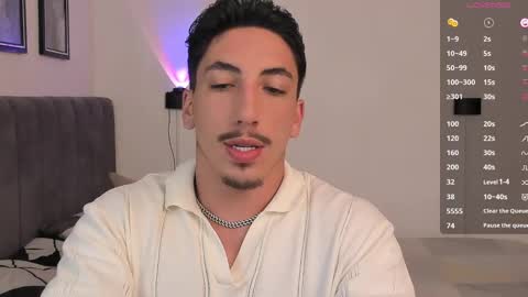 Bryan model independient online show from 22, 2, 2025