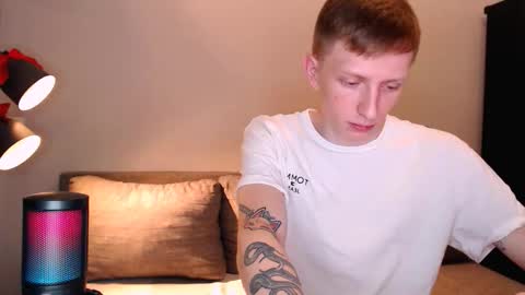 Snapshot of dyrinda chatting on 4, 11, 2025 Julia and Dima online show from 4, 11, 2025