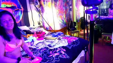 Kryztal Klear Jaxx online show from 6, 1, 2025