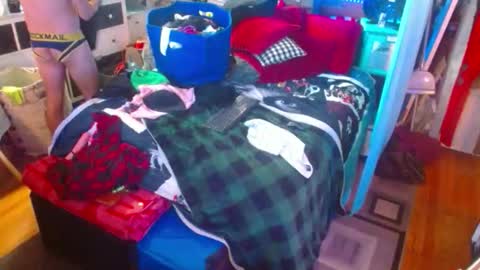 Snapshot of eastbayboy57 chatting on 28, 11, 2025 eastbayboy57 online show from 28, 11, 2025