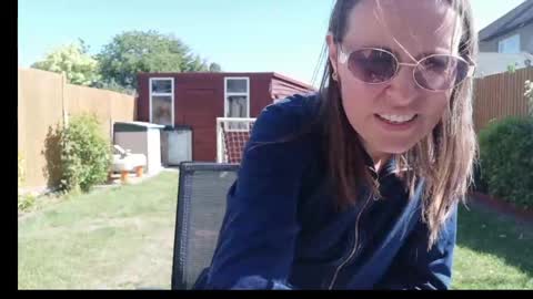 Nadia Ferreira  online show from 29, 4, 2026