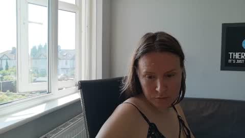 Nadia Ferreira  online show from 24, 6, 2026
